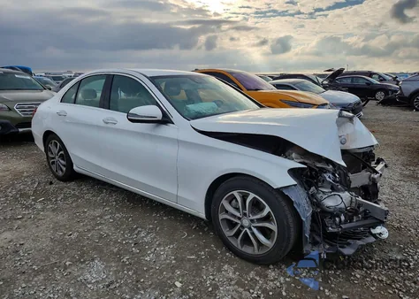 2017 Mercedes-Benz C 300 из США, поврежденный, VIN 55SWF4JB7HU190441